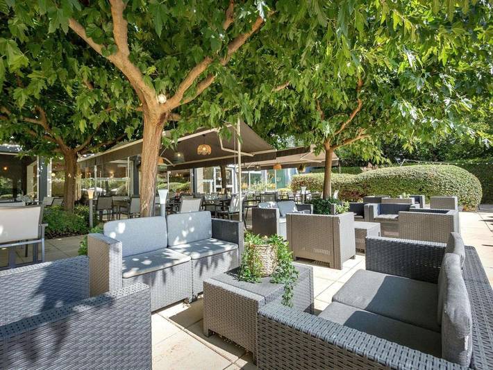 Hôtel pour 3 personnes, avec vue ainsi que piscine et jardin