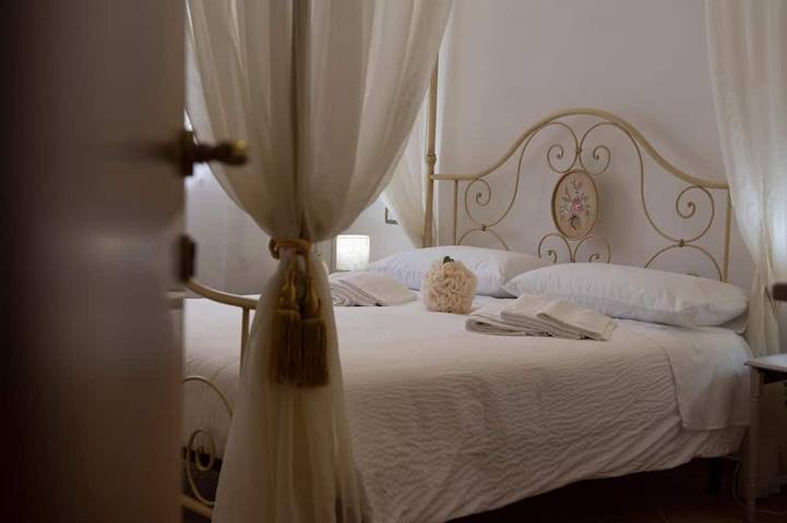 Double Room with Pool View in Marta, Provincia de Viterbo