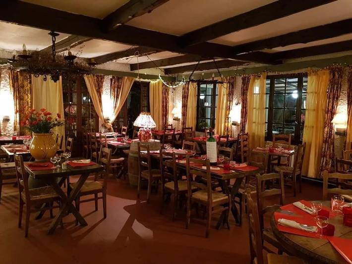 Hôtel pour 3 personnes, avec Balcon et Terrasse ainsi que Jardin et Piscine