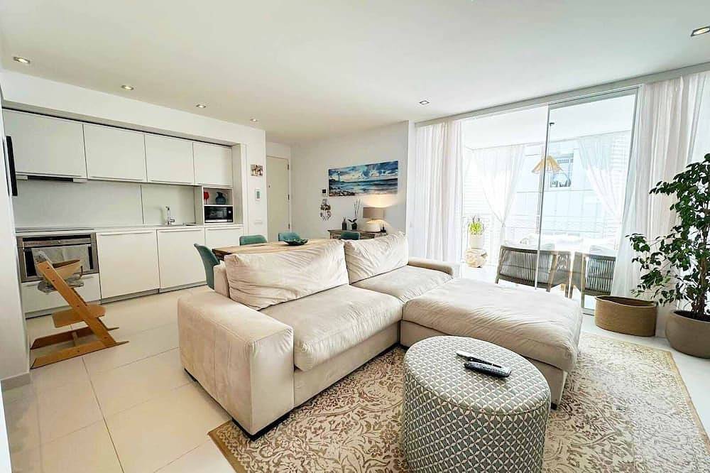 Appartement entier, 2-Bedroom Pool View Apartment at Edward Marina Botafoc, Ibiza in Talamanca, Ibiza Ville