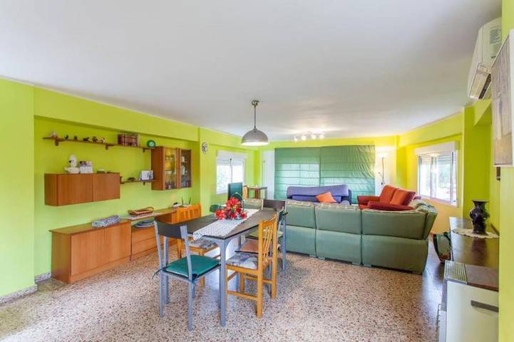 Gîte pour 6 personnes, avec terrasse et vue ainsi que jardin et piscine à Moncada - 2