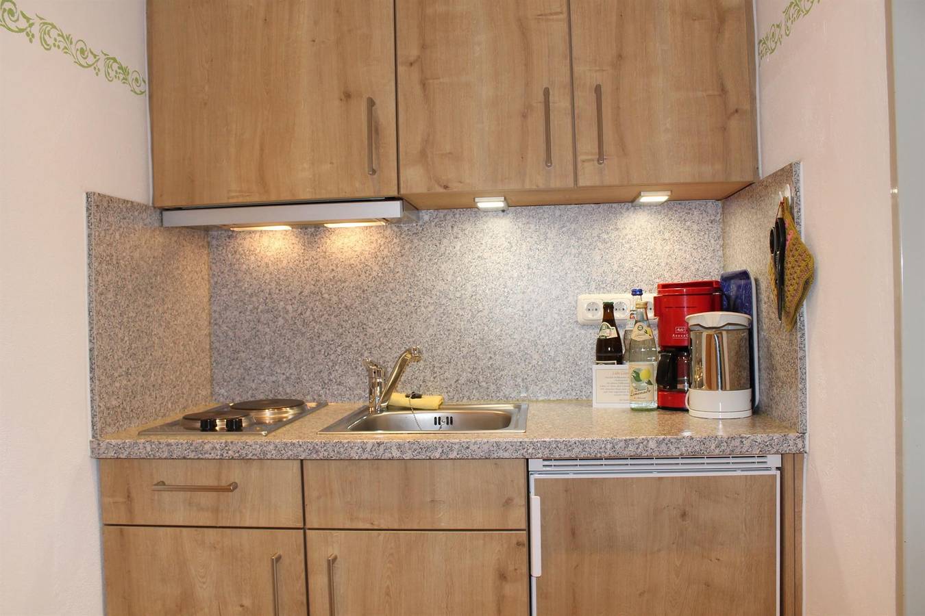 Hel ferielejlighed, "Nr. 9 / Typ A" - Fewo/Wohn-/Schlafraum/Dusche,Wc in Mittenwald, De Bayerske Alper