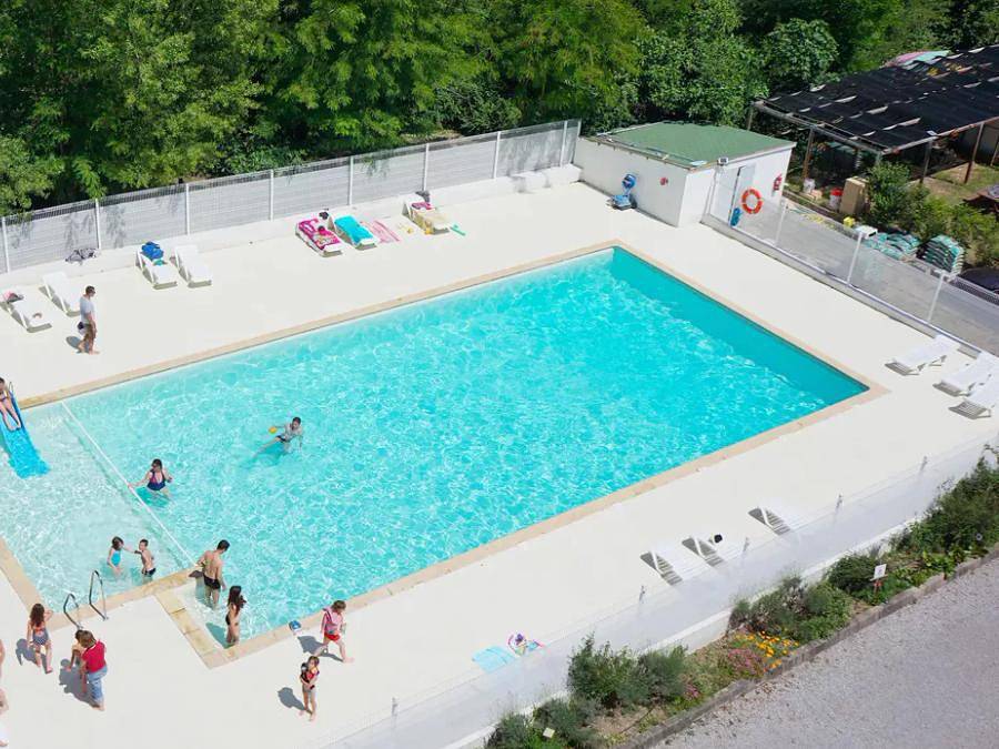 Flower Camping Le Plan d'eau - Chalet 4 personen - Confort Vaia 27m² 2 kamers - Overdekt terras in Saint-Privat (Ardèche), Ardèche