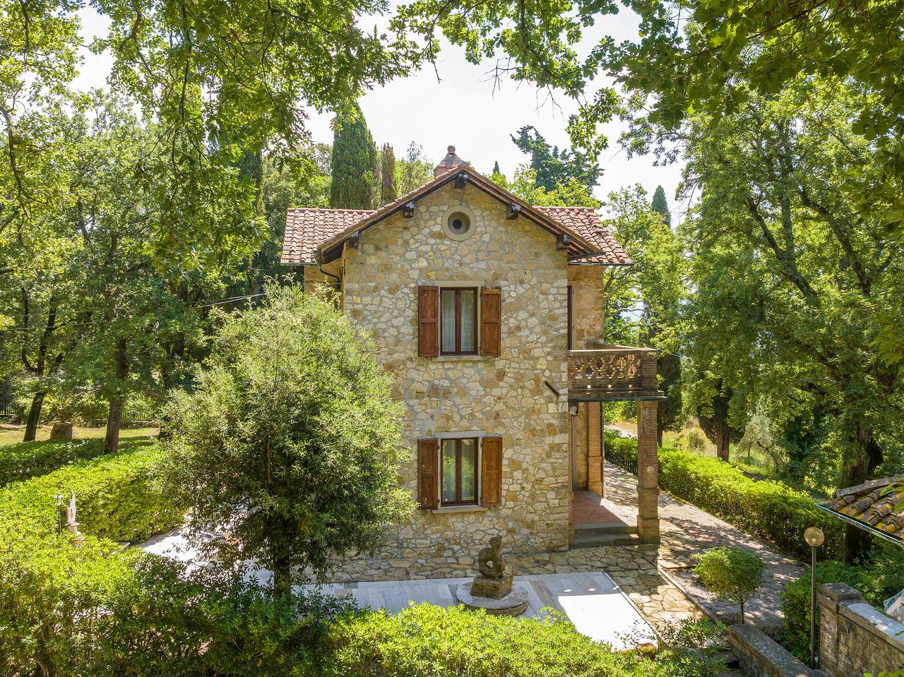Villa 'Le Querciolaie - Il Casiere' with Mountain View and Shared Pool in Monteverdi Marittimo, Etruscan Coast