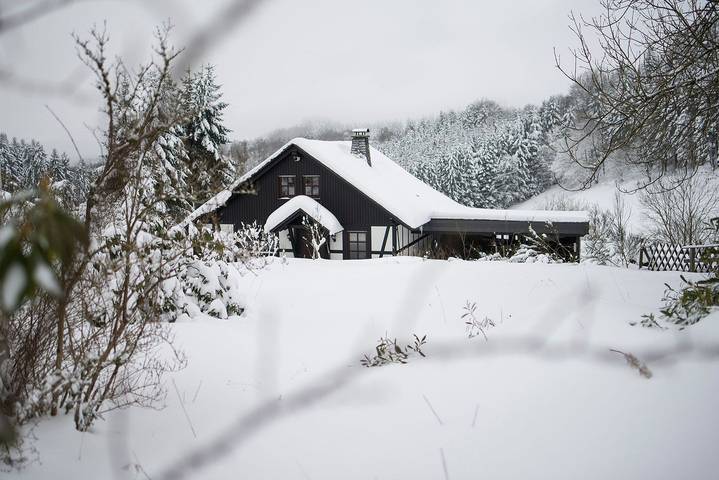 Ferienhaus für 6 Personen, mit Terrasse und Garten sowie Sauna und Ausblick in Neuastenberg