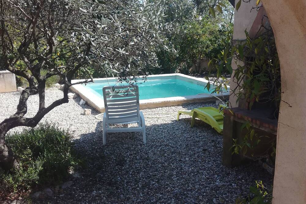 Villa paisible avec piscine ,idéale pour famille à quelques km d'Uzes Gard in Aubussargues, Région de Nîmes