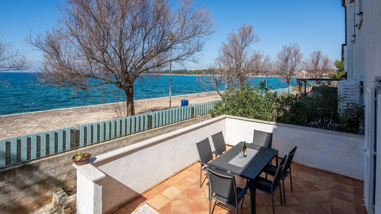Casa Bugarin mit direktem Zugang zum Strand, in erster Reihe zum Meer in Poreč, Grad Poreč