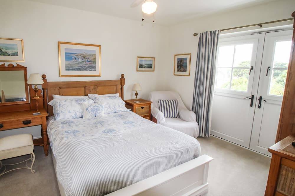 Alpen Rose Cottage, pet friendly, with a garden in Easton Portland in Easton (Portland), Isle of Portland