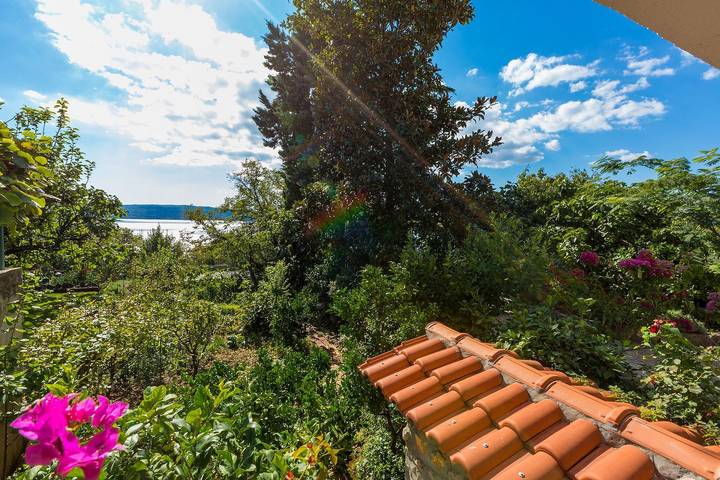 Ganze Wohnung, Traumhaftes Apartment mit eigenem Weinkeller, Hydromassagedusche, Meerblick - nur 480 Meter zum Strand in Crikvenica, Primorje-Gorski Kotar