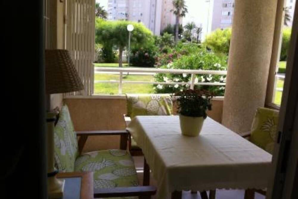 Appartamento intero, Air Conditioning, Free Wifi, Ne Tflix, Only 2 Minutes Beach in Alicante, Costa Blanca