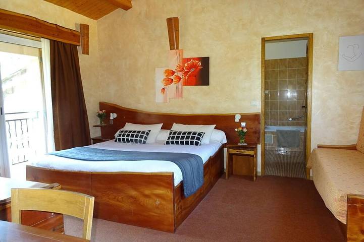 Gîte pour 10 personnes, avec balcon et jacuzzi ainsi que piscine et jardin à Roquebrune-sur-Argens - 3