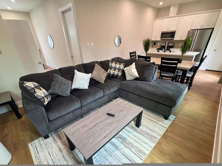 Vacation house for 7 people, with balcony and yard in Houston