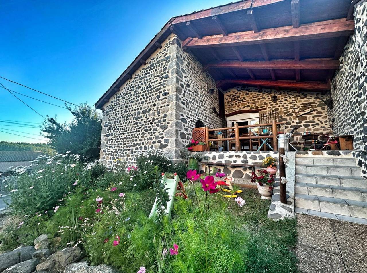 Gîte "le Cocon de Bois" in Saint-Étienne-du-Vigan, Massif central