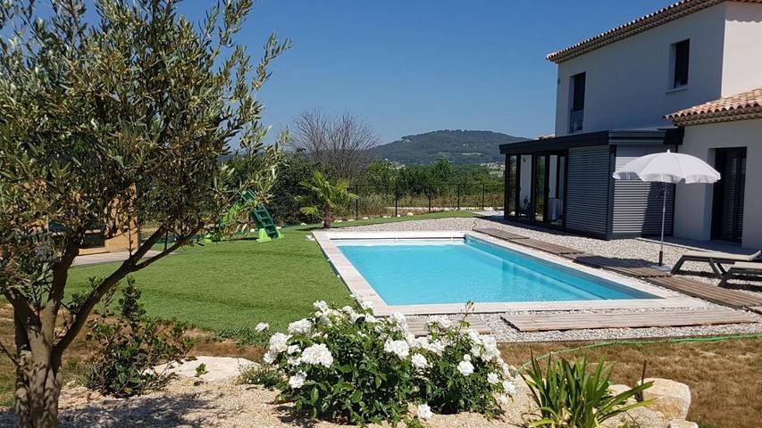 Chambre d’hôte pour 2 personnes, avec Terrasse et Jardin ainsi que Piscine et Vue à Apt
