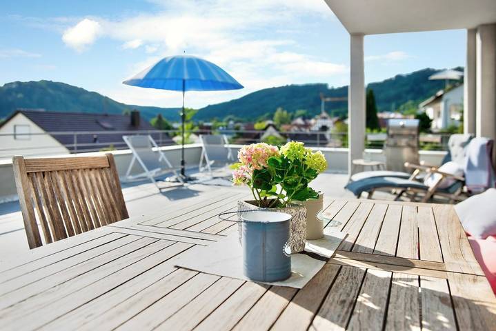 Ferienwohnung für 4 Personen, mit Balkon und Terrasse sowie Garten und Sauna in Bodman-Ludwigshafen
