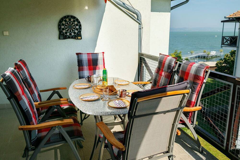 Ganze Wohnung, Herrliche Wohnung für 9 Personen mit Klimaanlage,  W-Lan, Tv und Balkon in Balatonőszöd, Plattensee Südufer