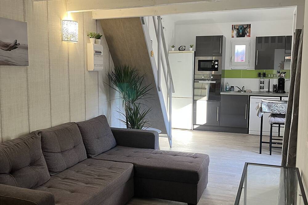 Entire apartment, U Paradisu Appartement Coquet in Istres, Istres region