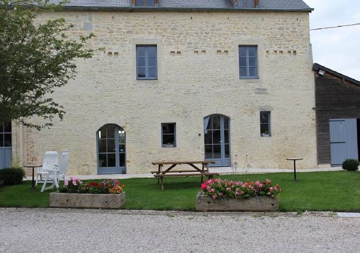 Chambre d’hôte pour 2 personnes, avec Terrasse ainsi que Jardin et Vue à Grandcamp-Maisy