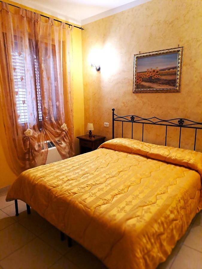 B&b per 3 persone, con panorama e balcone in Fondi