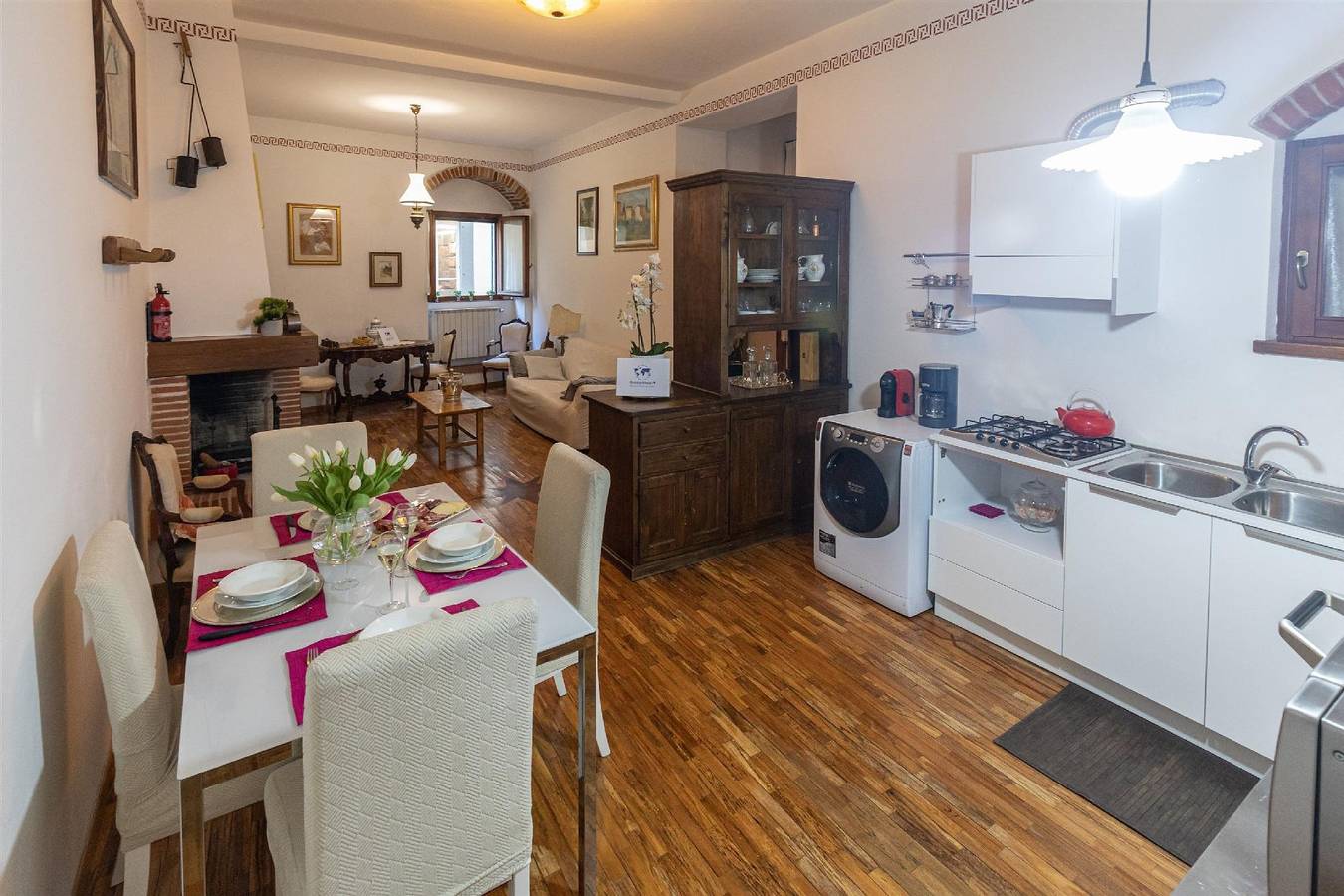 Entire holiday apartment, L'Angolo del Tempo by Holiday World in Arezzo, Arezzo Province