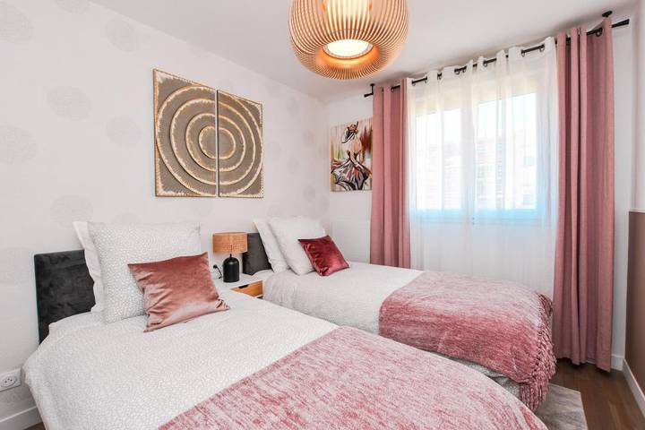 Location de vacances pour 8 personnes, avec jardin et vue, adapté aux familles à Chessy - 4