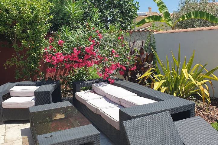 Gîte pour 2 personnes, avec jardin ainsi que piscine et terrasse à Villeneuve-lès-Maguelone - 4