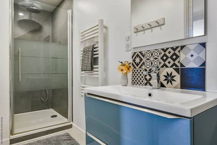 Ganze Wohnung, Sanary, außergewöhnlicher Meerblick! In großen neuen T2 Villa 20 Meter vom Strand entfernt in Sanary-sur-Mer, Mittelmeerküste (Frankreich)
