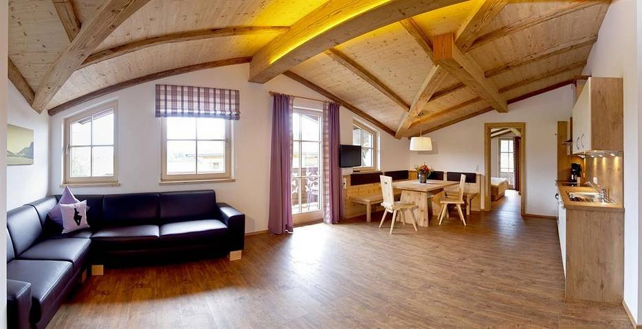 Ferienwohnung für 4 Personen, mit Balkon und Terrasse sowie Garten und Seeblick am Kaiserwinkl - 4