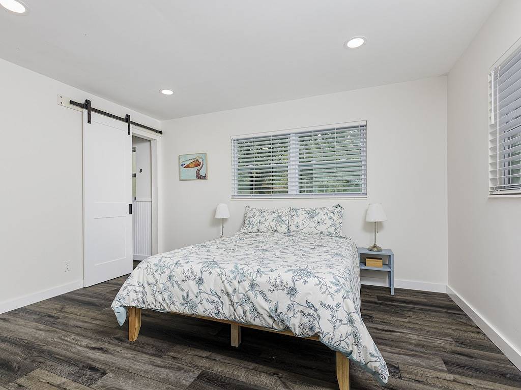 Palm View ~ Newly renovated quiet home close to Uf! in Gainesville, Alachua County