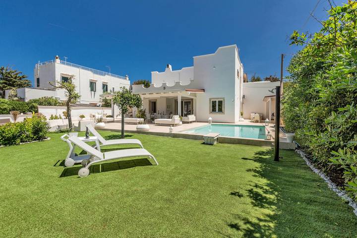 Casa vacanza per 9 persone, con Terrazza e Piscina a Monticelli