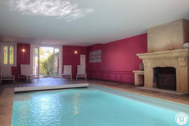 Location de vacances pour 15 personnes, avec balcon et jardin à Montmerle-sur-Saône