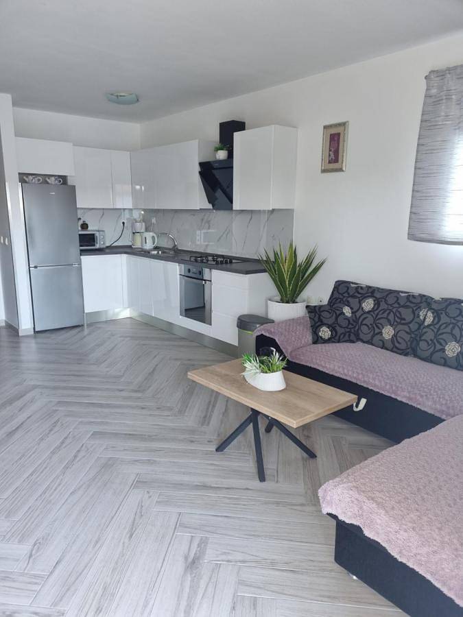 Ferienwohnung für 4 Personen, mit Ausblick und Garten in Krvavica - 3