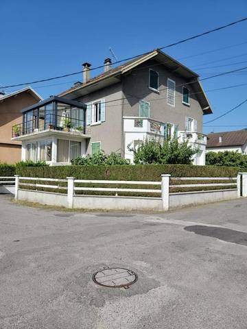 Gîte pour 8 personnes, avec jardin et vue à Scionzier