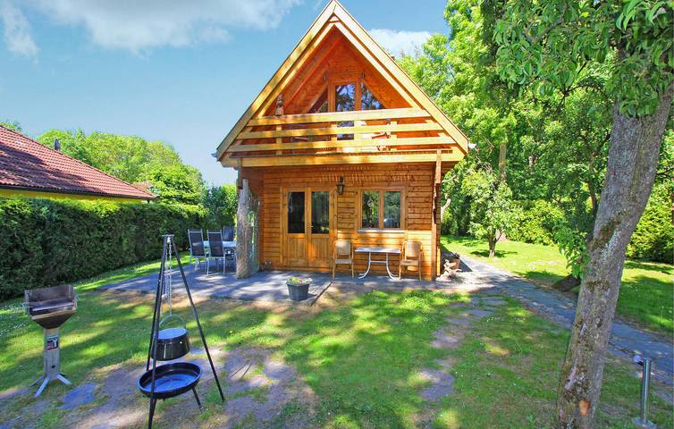 Ferienhaus für 3 Personen, mit Terrasse und Garten