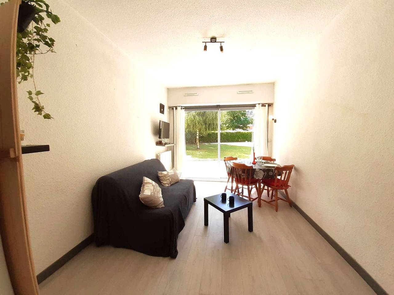 Estudio entero, Estudio acogedor para 4 personas con balcón, aparcamiento y todas las comodidades en St Lary Soulan in Saint-Lary-Soulan, Parque nacional de los Pirineos