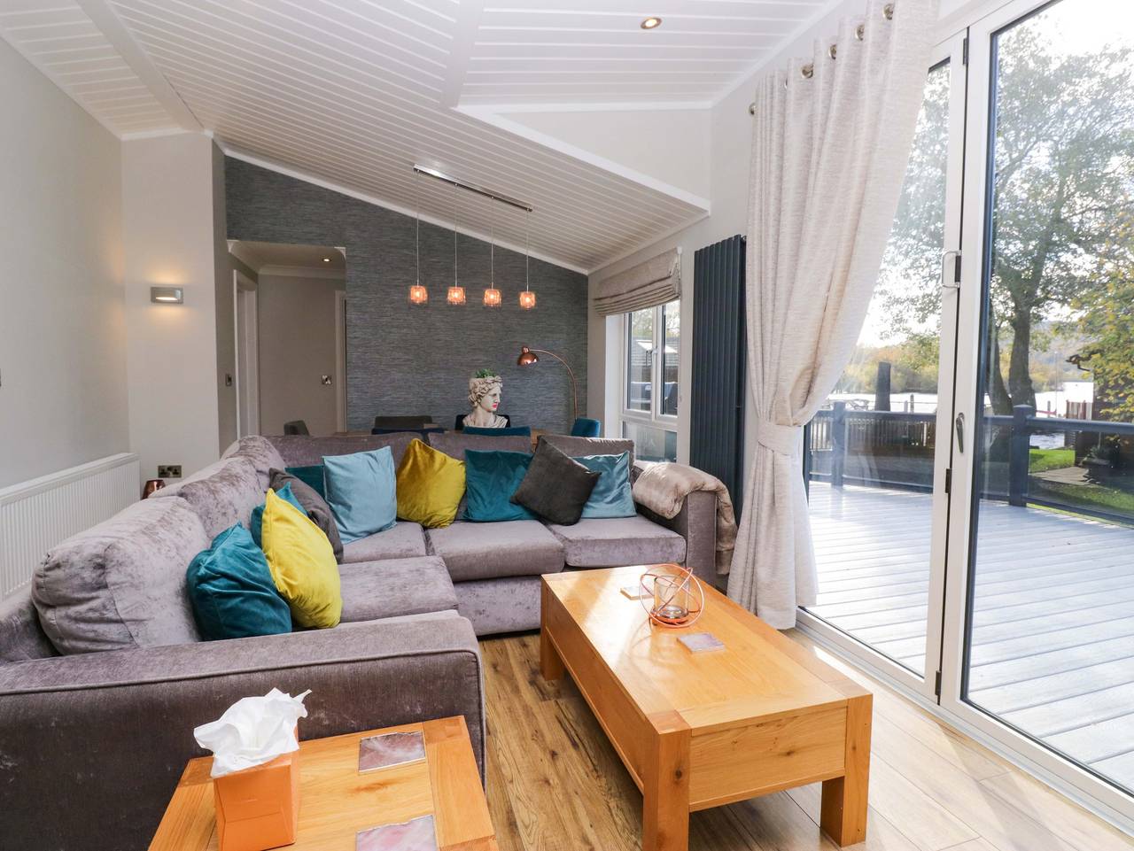 7 Lake View in White Cross Bay, Lake District