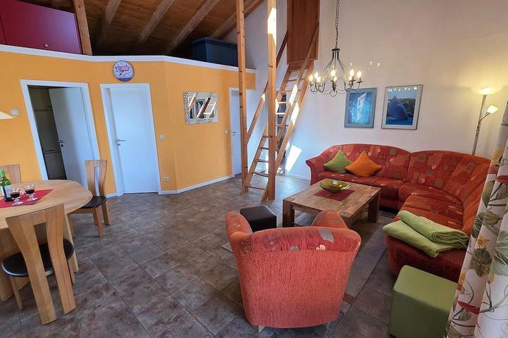 Ferienhaus für 6 Personen, mit Terrasse und Garten in Jabel