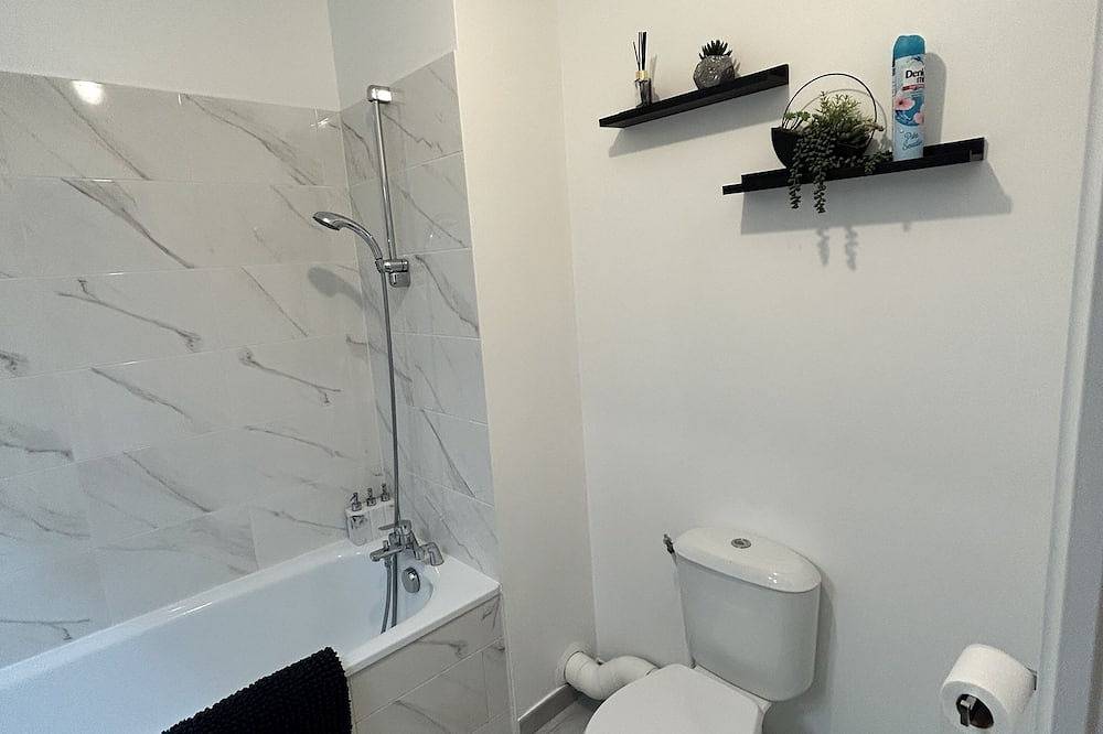 Entire apartment, Duplex family - 6 pers - 7min Disney - Parking - Wifi - Disney Ticket 80e. in Chessy, Seine-et-Marne