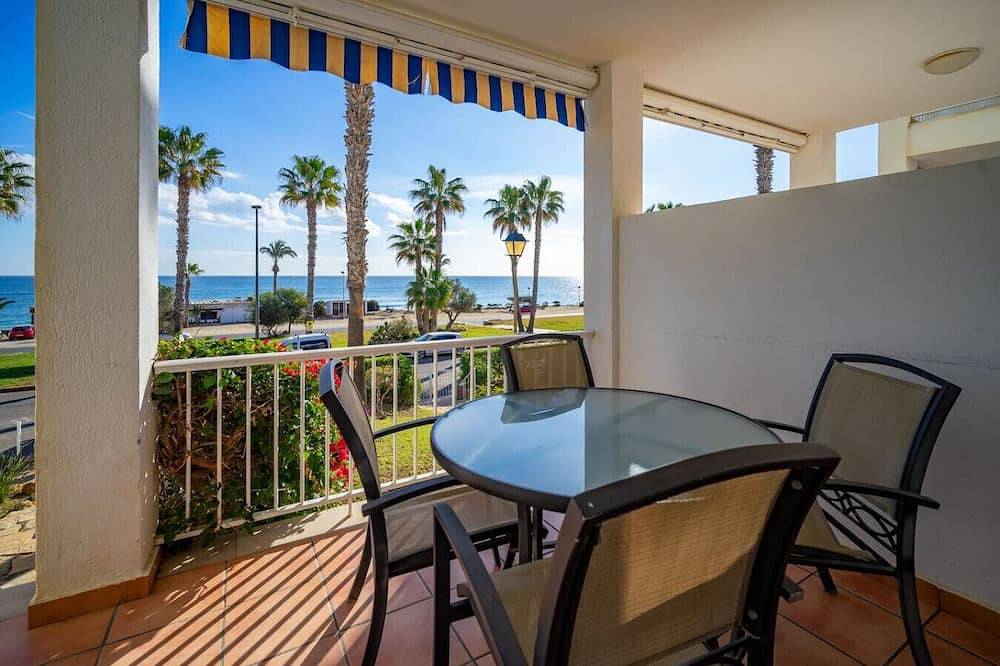 Beachhouse with Pool, Parking & Stunning sea Views in Vista de los Ángeles, Mojácar
