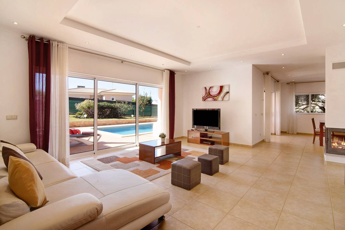Villa "Casa Tulipas" con vistas a la montaña, piscina, Wi-Fi, aire acondicionado y jardín in Boliqueime, Distrito de Faro