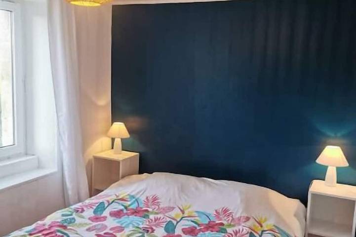 Maison à 10 minutes de la plage, supérette, pharmacie, tabac  à 3 min à pieds in Lampaul-Plouarzel, Région de Brest