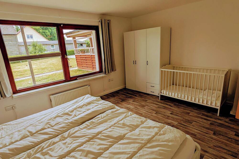 Entire apartment, Modern vacation apartment lighthouse - space for the whole family in Krummin, Usedomer Norden