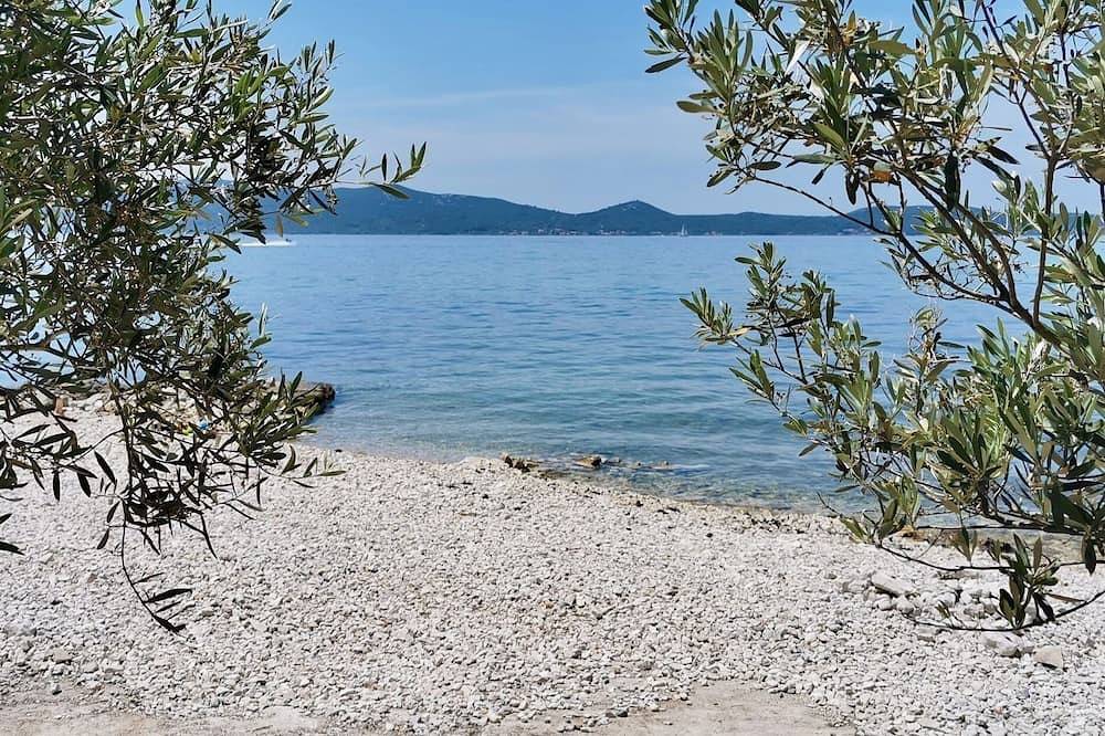 Ganze Wohnung, Apartment 30m vom Meer, Mit Boje für Boote vor dem Hausdirekt am Meer, (4+1) in Sukosan, Zadar