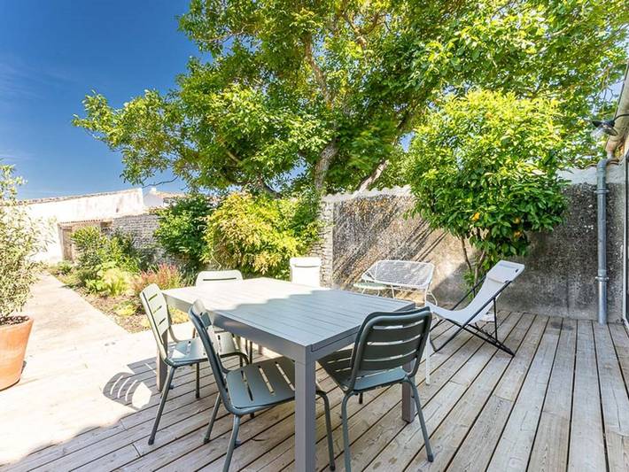 Location de vacances pour 6 personnes, avec terrasse et jardin dans Plage De L Arnerault La Flotte - 4