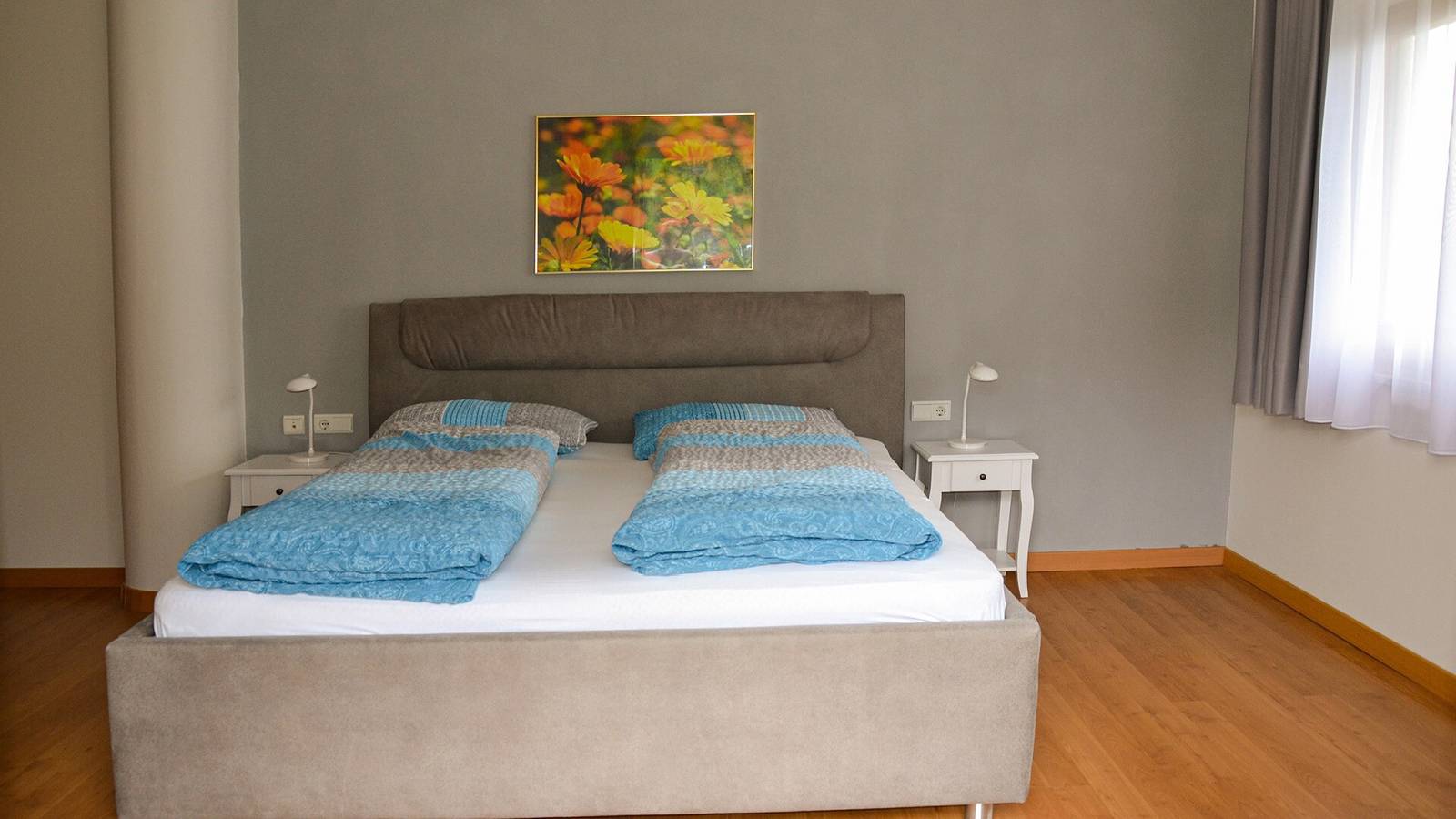 Ganze Wohnung, Ferienwohnung 'Residenz Sonnegg 3' mit Bergblick, Gemeinschaftspool und Wlan in Völlan, Lana