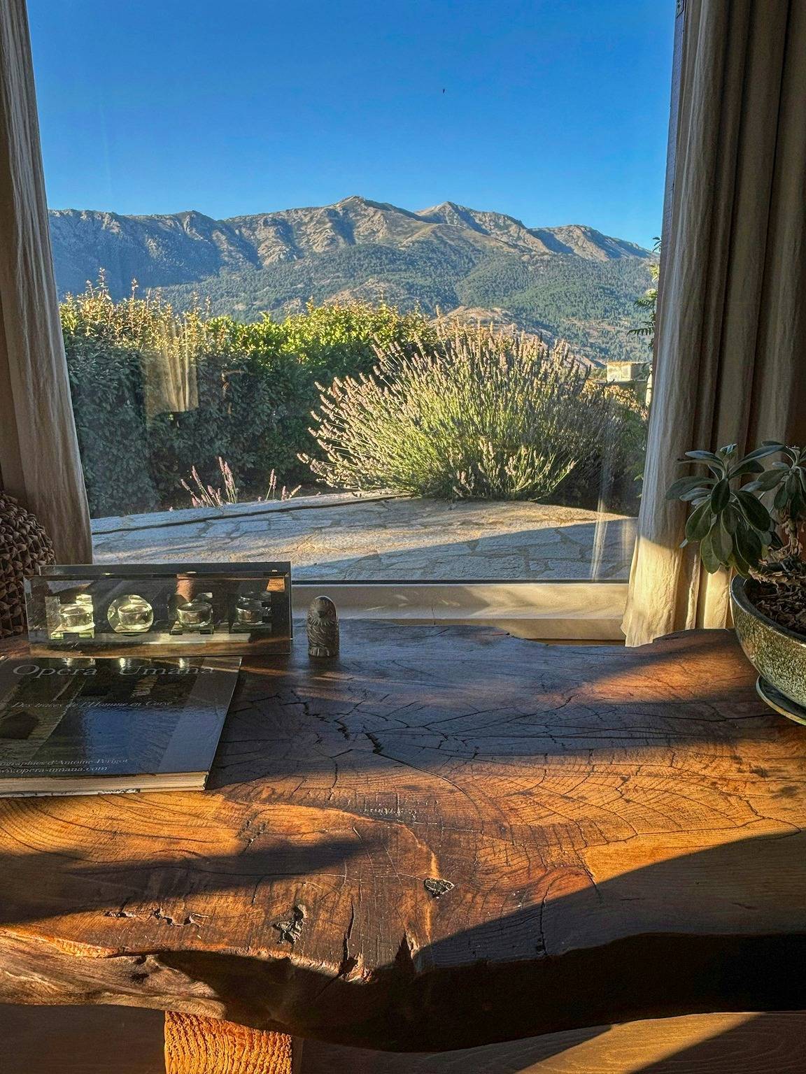 Traditioneller Schafstall im Herzen des Niolu in Lozzi, Regionaler Naturpark Korsika
