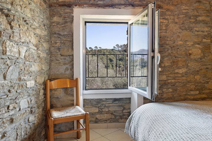 Appartamento intero, Appartamento 'Ramma La Taggiasca' con Vista Montagna & Balcone in San Gregorio (Stellanello), Stellanello