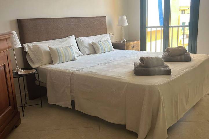 Apartamento entero, Marbella 3 dormitorios amplio Bulevar de San Pedro, cerca Puerto Banús in San Pedro Alcántara, Marbella