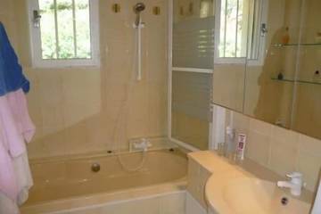 Villa pour 6 Personnes dans Roquebrune-sur-Argens, Région de Draguignan, Photo 4