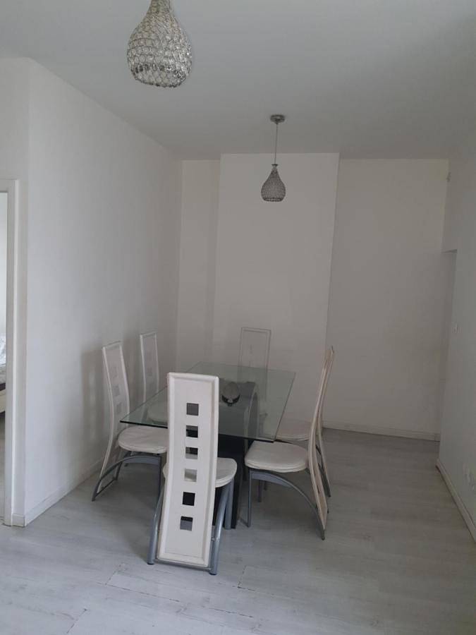 Appartement entier, Two-Bedroom Apartment in Pont-de-Chéruy, Région de Vienne